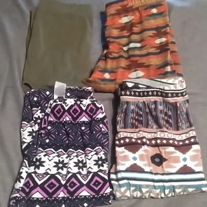 ⭐ Leggings quantity 4. Size small/medium. (5/6)
